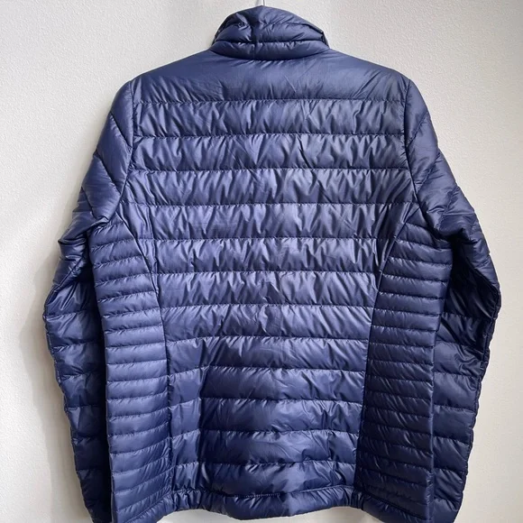 Patagonia women’s  Deep Blue Puffer Jacket - Picture 3 of 3